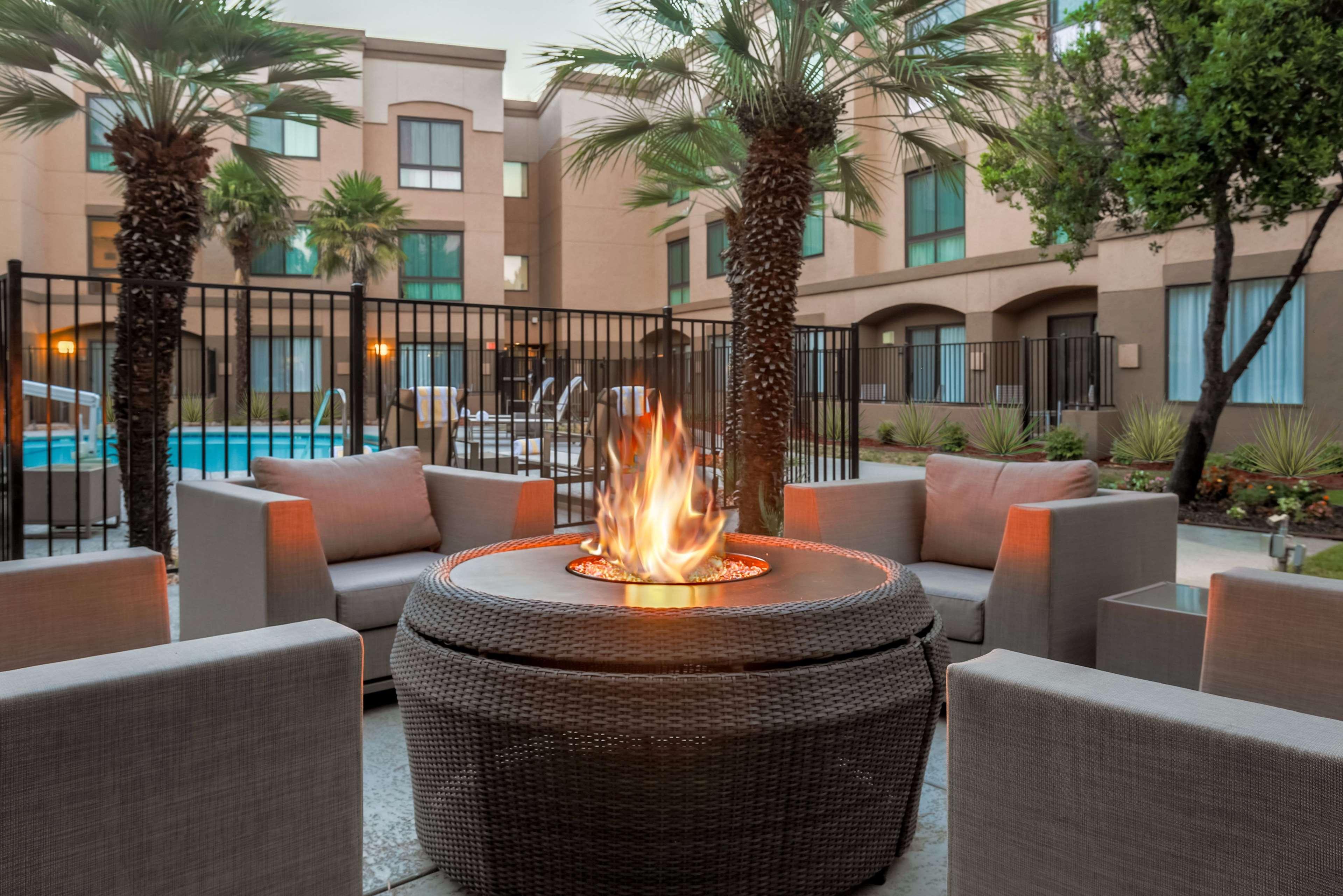 Doubletree Suites By Hilton Hotel Sacramento - Rancho Cordova Exterior foto